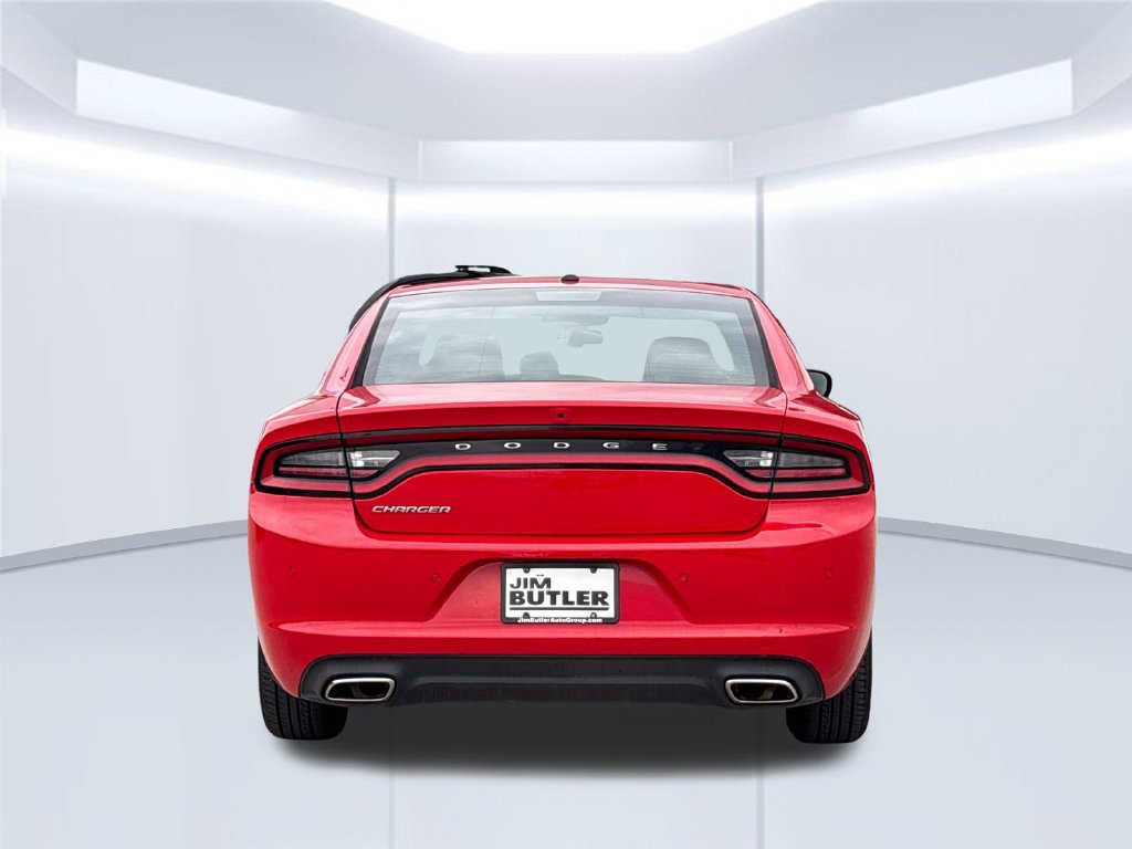 Used 2022 Dodge Charger SXT RWD image 4