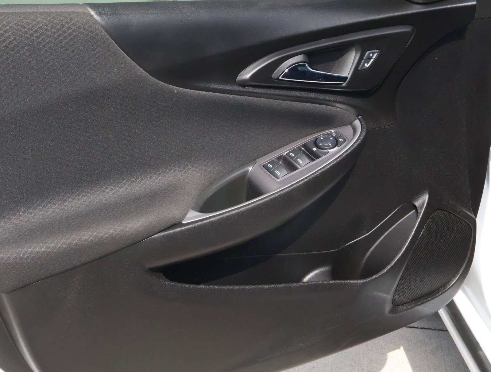 Used 2025 Chevrolet Malibu RS FWD image 13
