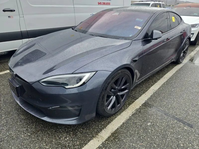 Used 2022 Tesla Model S Plaid AWD/4WD image 2