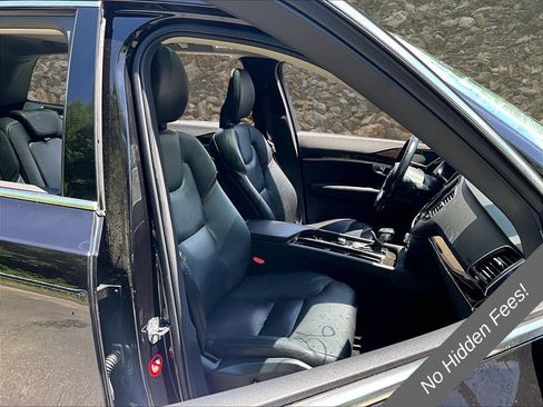 Used 2017 Volvo XC90 T6 Momentum w/ Vision Package AWD/4WD image 7