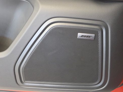 Certified 2025 Porsche Macan image 16