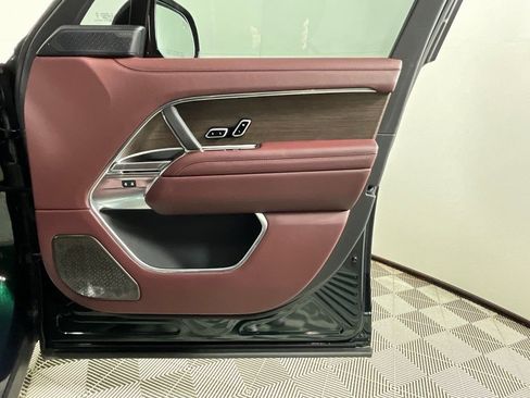 Used 2025 Land Rover Range Rover Long Wheelbase Autobiography image 21
