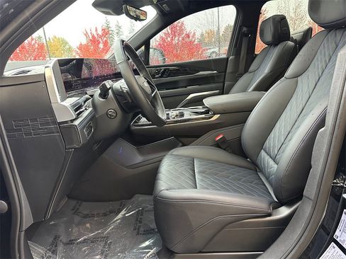 Used 2025 Cadillac Escalade IQ Luxury 1 image 21