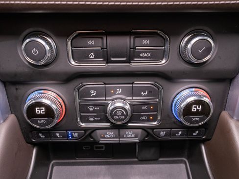 Used 2022 GMC Yukon SLT w/ SLT Premium Package RWD image 22