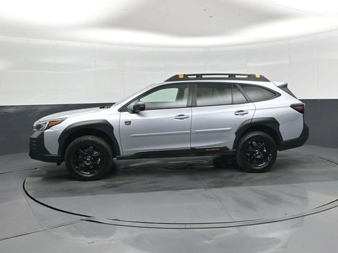 Used 2022 Subaru Outback Wilderness image 7