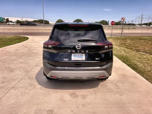 Used 2021 Nissan Rogue SV FWD image 6
