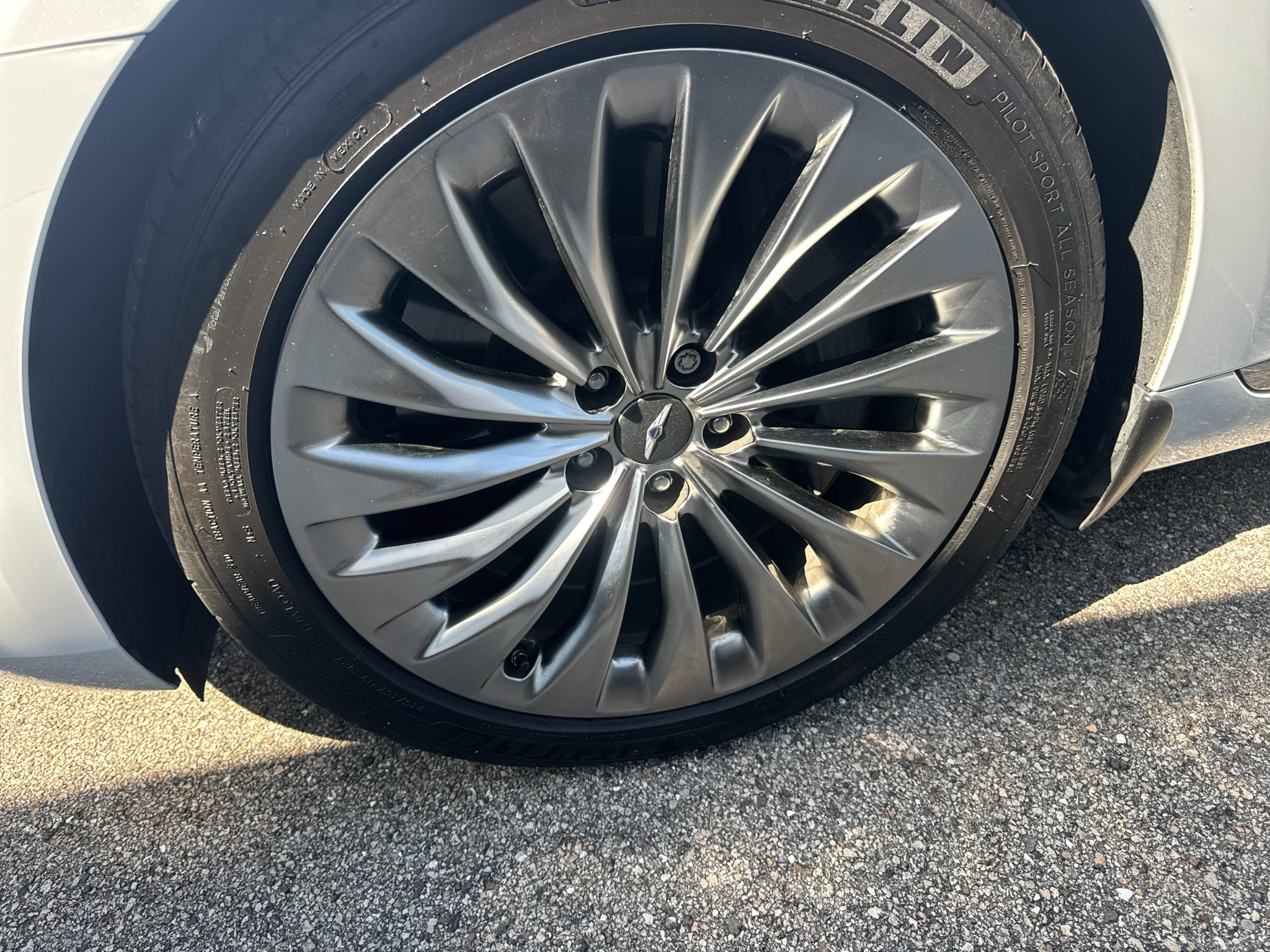 Used 2019 Genesis G90 5.0 Ultimate RWD image 7