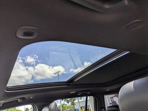 Certified 2025 Jeep Grand Cherokee Limited w/ Luxury Tech Group II image 17