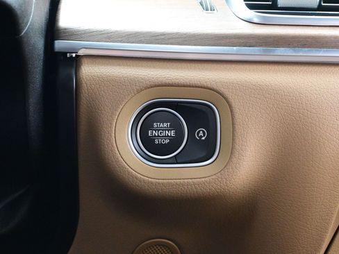 Used 2025 Mercedes-Benz GLS 450 4MATIC image 24