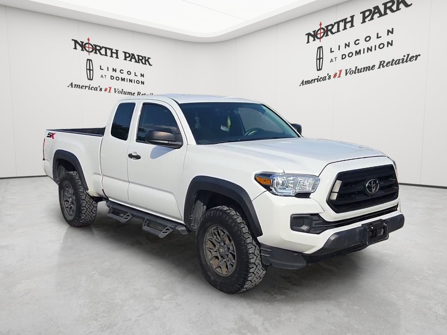 Used 2022 Toyota Tacoma SR w/ SX Package RWD image 7