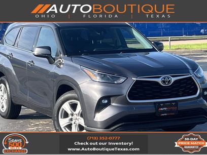 Used 2022 Toyota Highlander LE