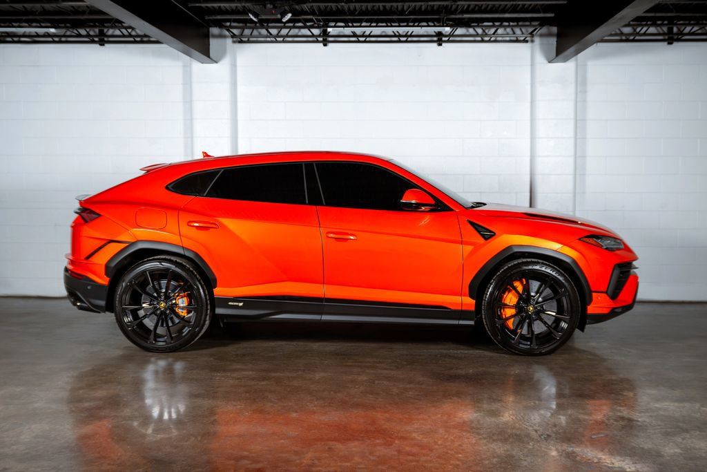 Used 2024 Lamborghini Urus S AWD/4WD image 4