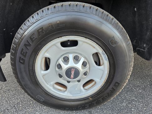 Used 2015 GMC Sierra 2500 2WD Crew Cab image 39