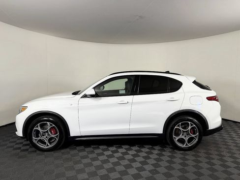 Used 2022 Alfa Romeo Stelvio Ti AWD/4WD image 18