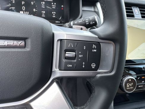 Used 2024 Land Rover Discovery Dynamic SE image 30