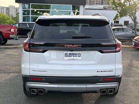 Used 2025 GMC Acadia Elevation FWD image 3