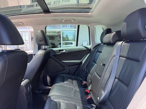 Used 2017 Volkswagen Tiguan Sport AWD/4WD image 24