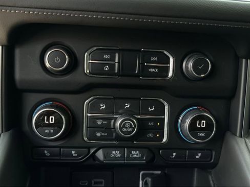 Certified 2022 Chevrolet Suburban LT RWD image 26
