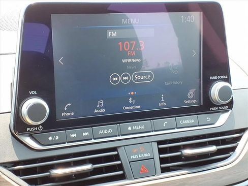 Used 2025 Nissan Altima 2.5 SV FWD image 23