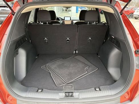 Used 2020 Ford Escape SE image 25
