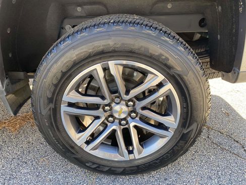 Used 2022 Chevrolet Colorado W/T w/ Custom Special Edition image 14