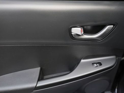 Used 2023 Hyundai Kona SE FWD image 23