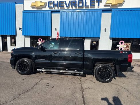 Used 2018 Chevrolet Silverado 1500 LT w/ All Star Edition image 12
