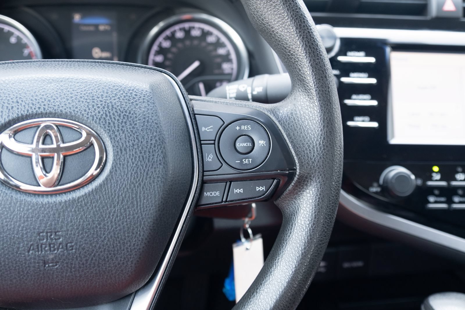Used 2018 Toyota Camry LE FWD image 7