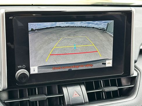 Used 2024 Toyota RAV4 LE AWD/4WD image 27