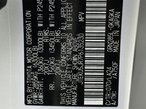 Used 2023 Toyota 4Runner Limited image 25