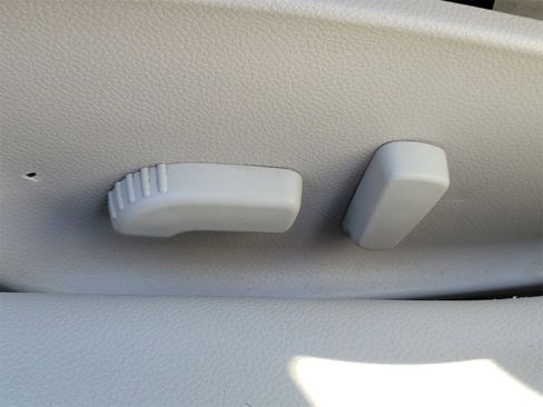 Used 2013 INFINITI G37 Journey w/ Premium Pkg image 15