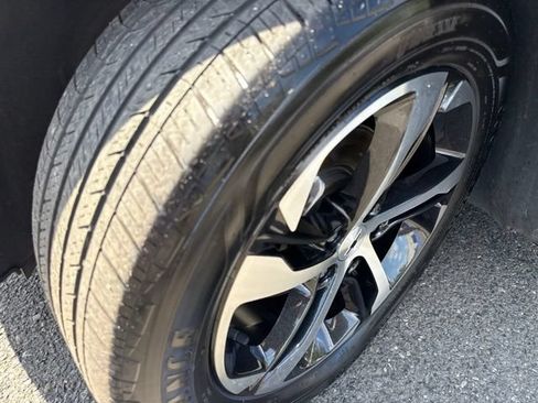 Used 2024 Chevrolet Trax RS FWD image 6