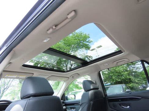 Used 2025 Honda Pilot Touring image 18
