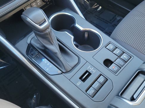 Certified 2023 Toyota Highlander LE image 26