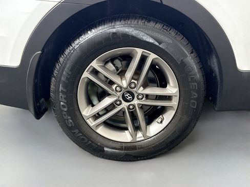 Used 2017 Hyundai Santa Fe Sport image 32