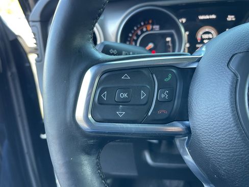 Used 2018 Jeep Wrangler Unlimited Sahara image 16