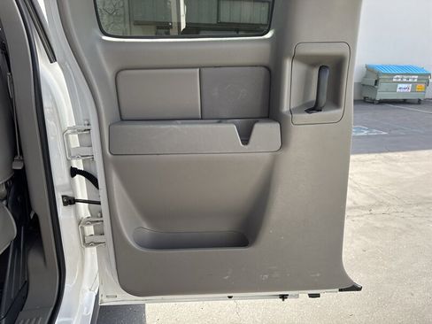 Used 2005 GMC Sierra 2500 SLE w/ Skid Plate Package AWD/4WD image 30