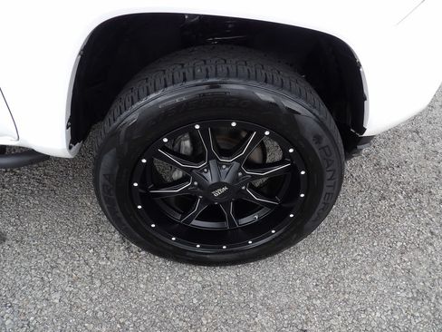 Used 2016 Toyota Tacoma SR5 w/ SR5 Appearance Package (SN) AWD/4WD image 52
