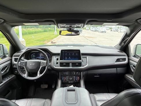 Used 2022 Chevrolet Suburban RST w/ Luxury Package AWD/4WD image 13