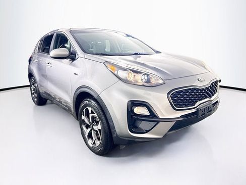 Used 2020 Kia Sportage LX image 3