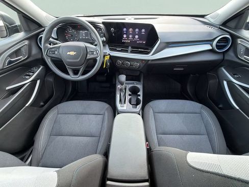 Certified 2024 Chevrolet Trax LS FWD image 32