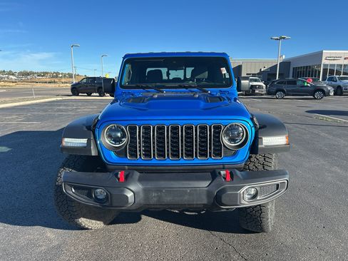 Certified 2024 Jeep Gladiator Rubicon w/ Convenience Group image 2