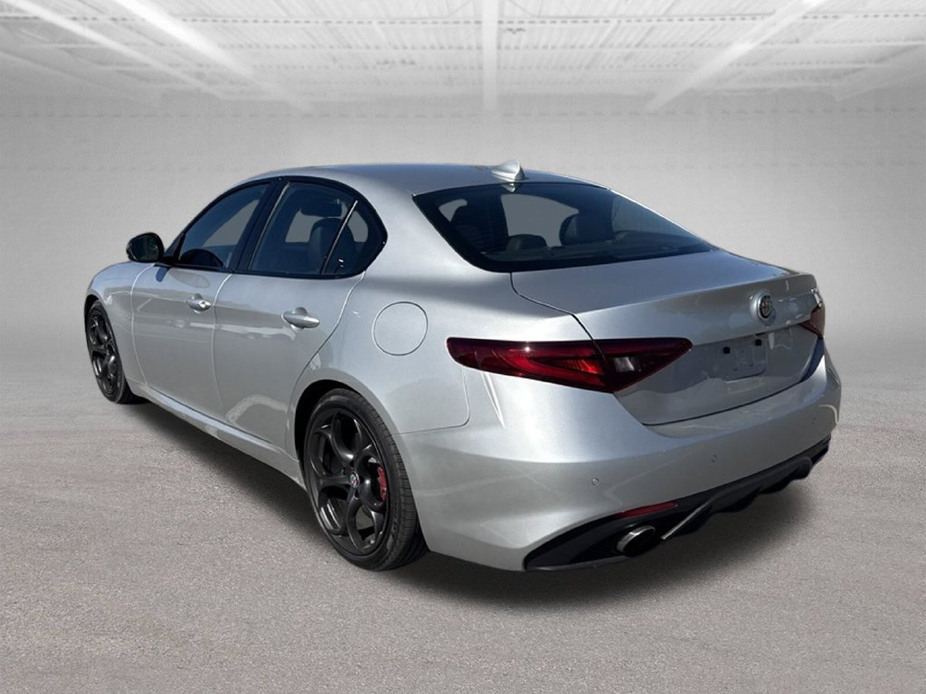 Used 2017 Alfa Romeo Giulia Ti w/ TI 19" Sport Package RWD image 6