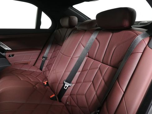 New 2026 BMW 760i xDrive w/ Executive Package image 4