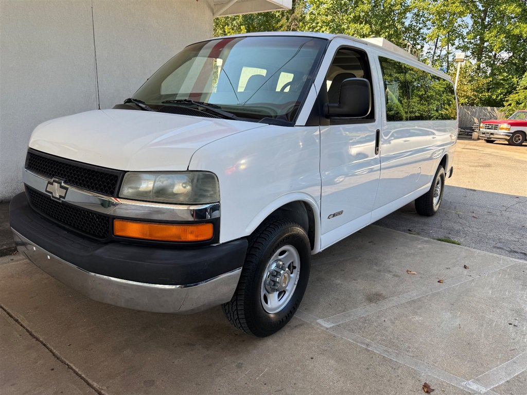 Used 2003 Chevrolet Express 3500 Extended Passenger w/ LS Preferred Equipment Group RWD image 10