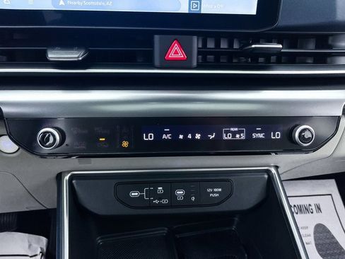Used 2025 Kia Carnival SX Prestige image 29