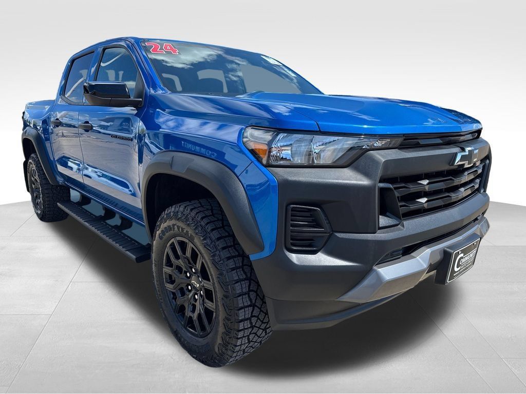 Certified 2024 Chevrolet Colorado Trail Boss w/ Advanced Trailering Package AWD/4WD image 11