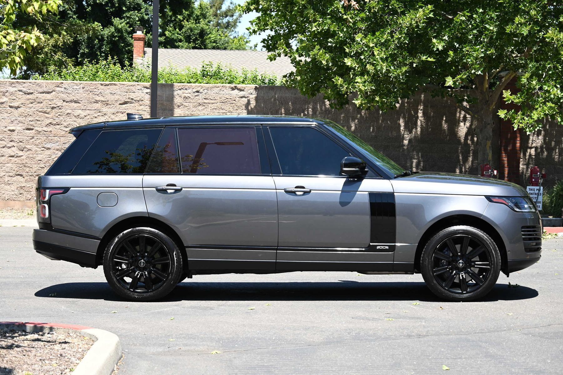 Used 2018 Land Rover Range Rover Long Wheelbase Supercharged AWD/4WD image 8