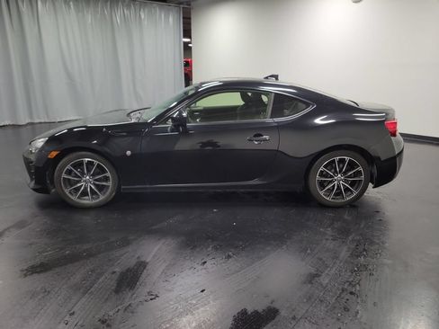 Used 2020 Toyota 86 RWD image 5