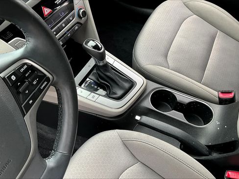 Used 2018 Hyundai Elantra Value Edition FWD image 16